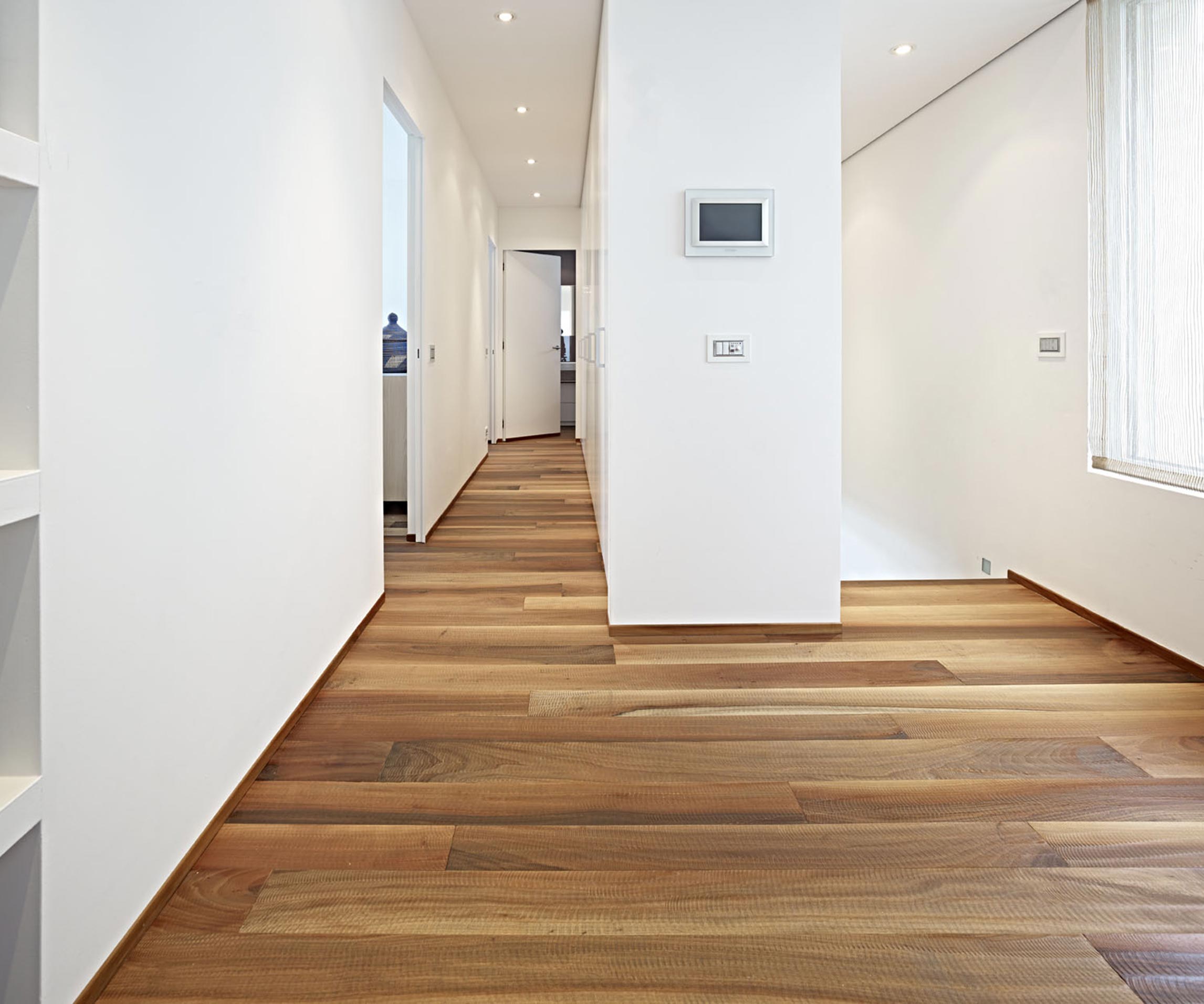 gallery-item