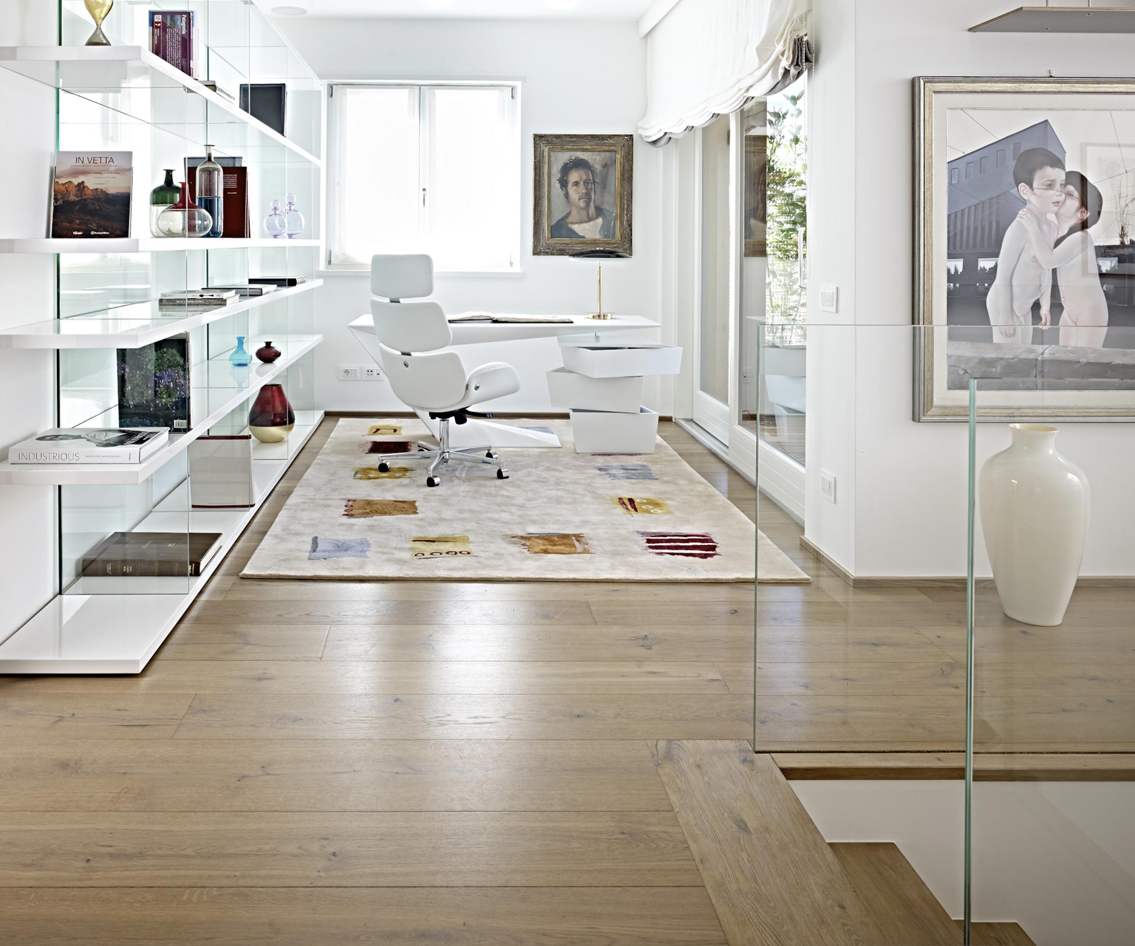 gallery-item