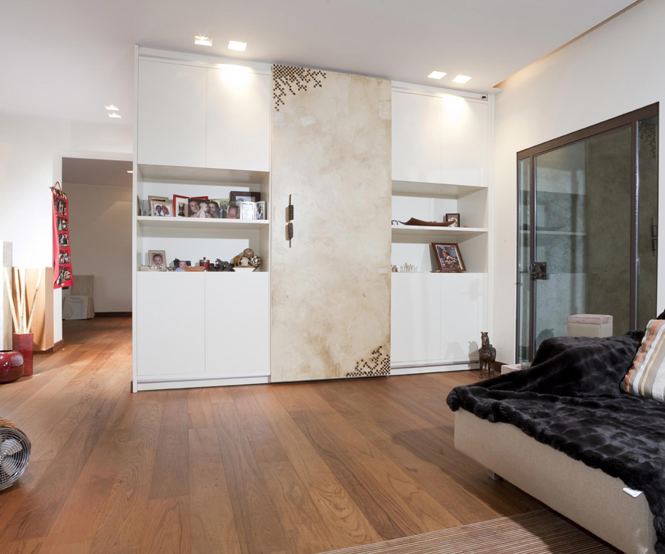 gallery-item